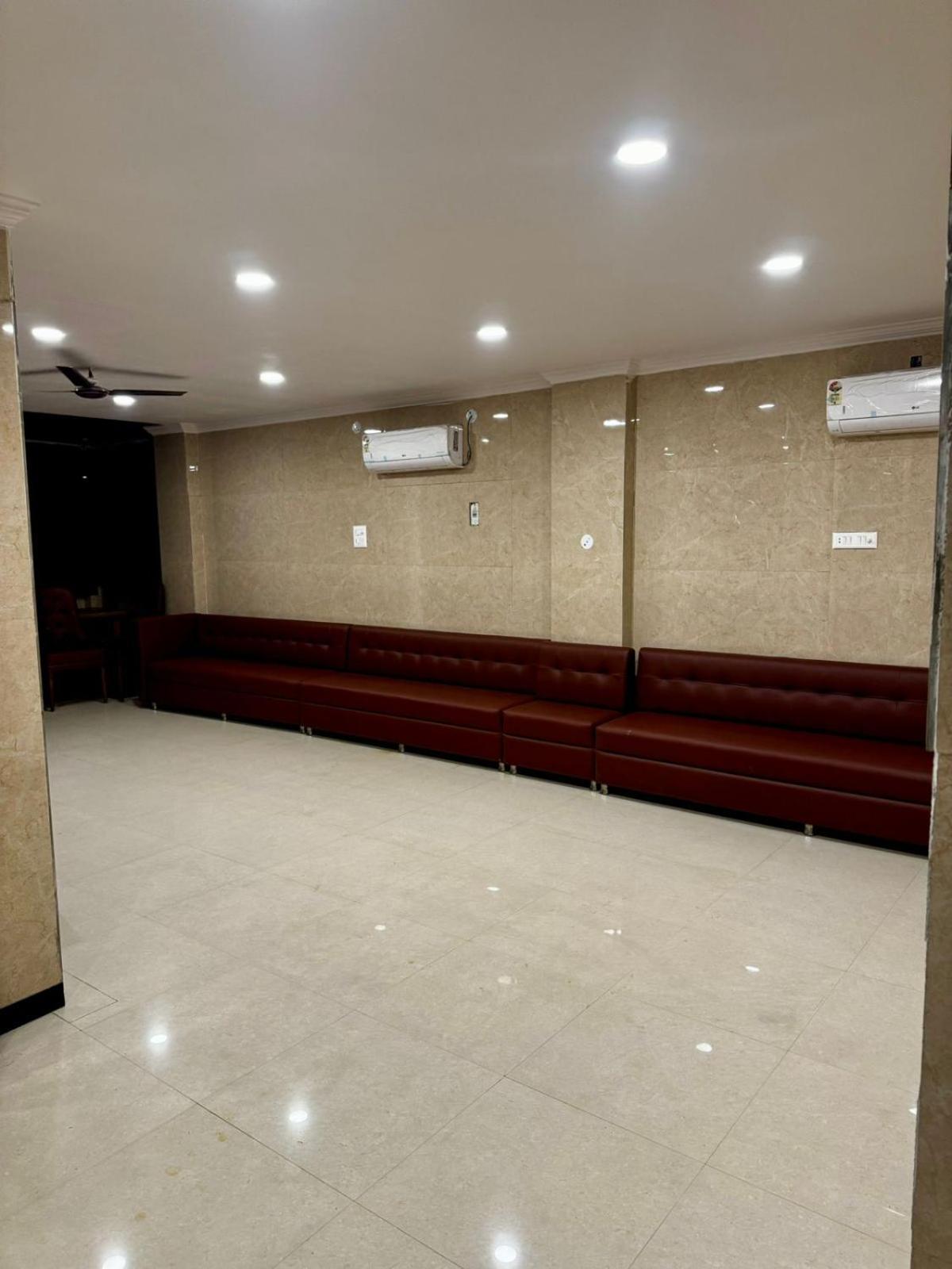 Hotel Walk Inn Faridabad Eksteriør billede
